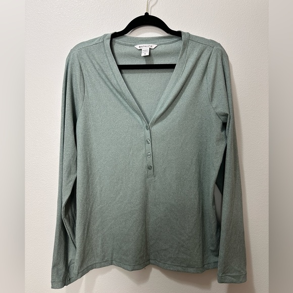 Athleta Women’s Sz XL Sea Moss Sage Green Uptempo Ribbed Henley Top Workout - Picture 3 of 8